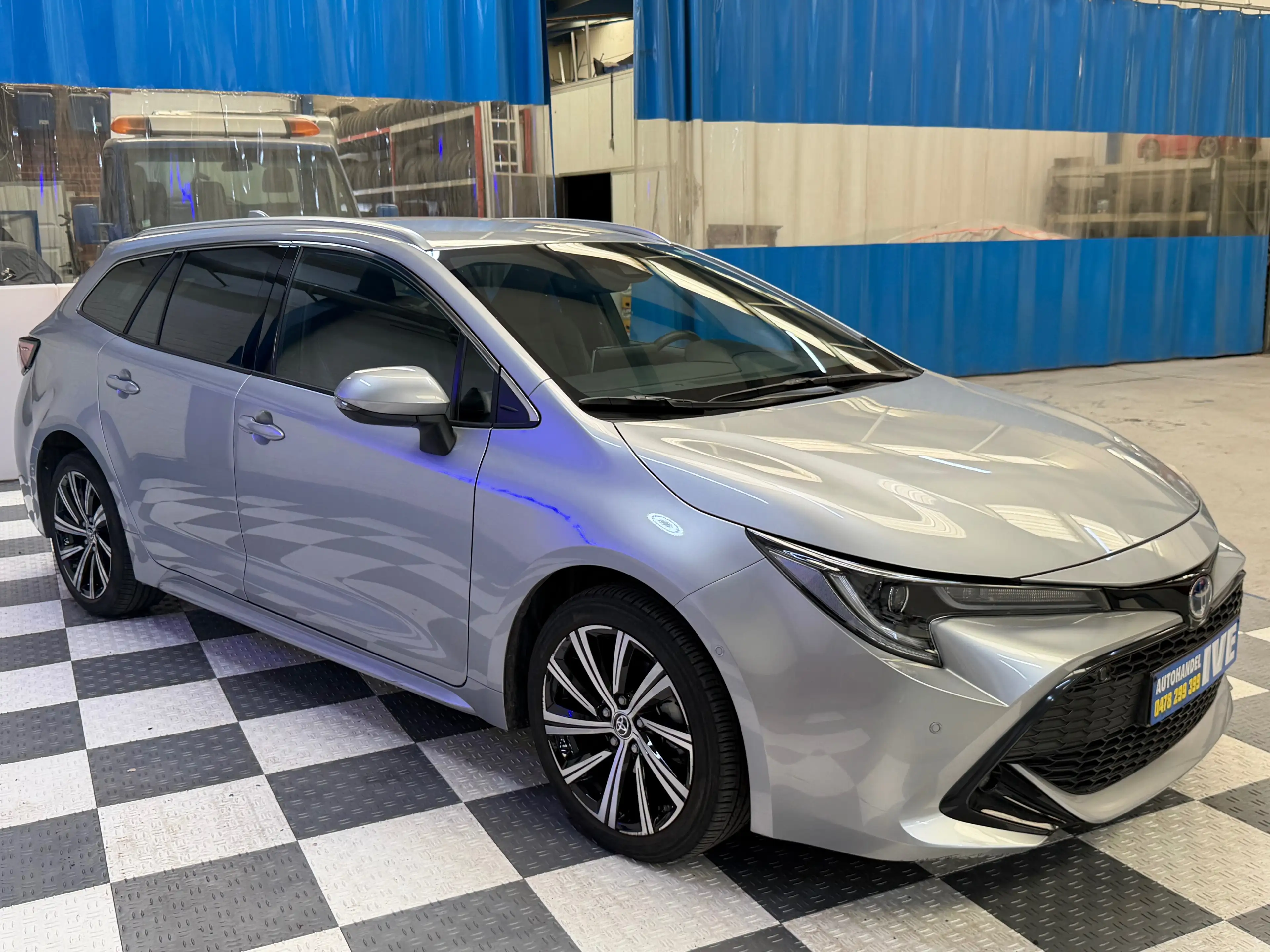 Toyota Corolla Corolla **Elektro/Benzine** — photo 3
