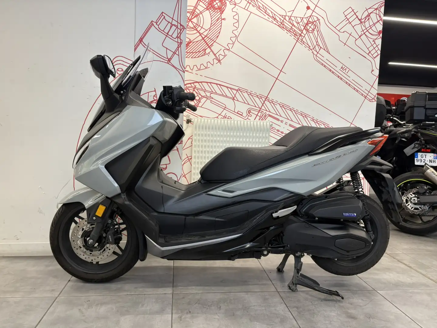 Honda Forza 350 Gris - 2