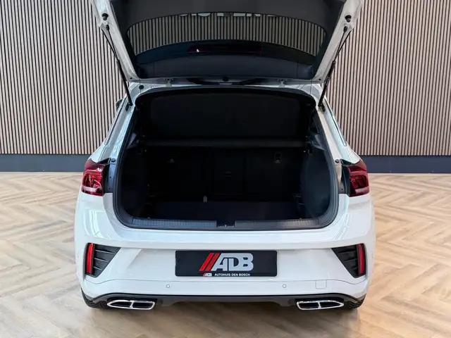 Volkswagen T-Roc view 25