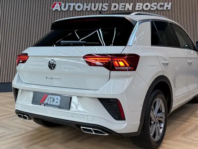 Volkswagen T-Roc view 23