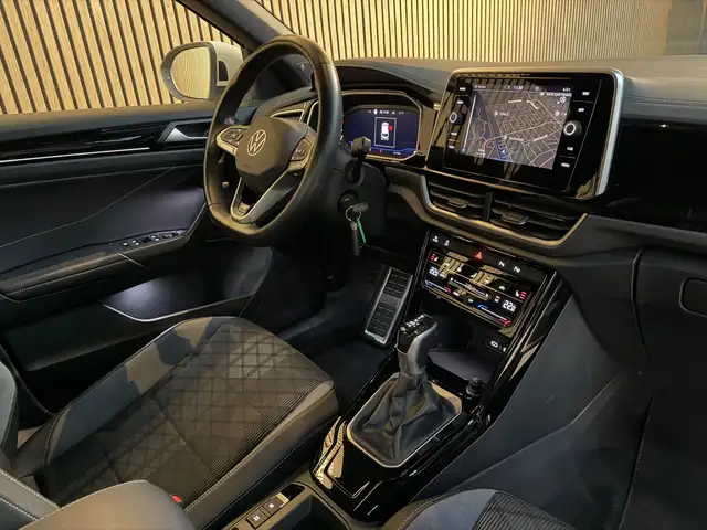 Volkswagen T-Roc view 6