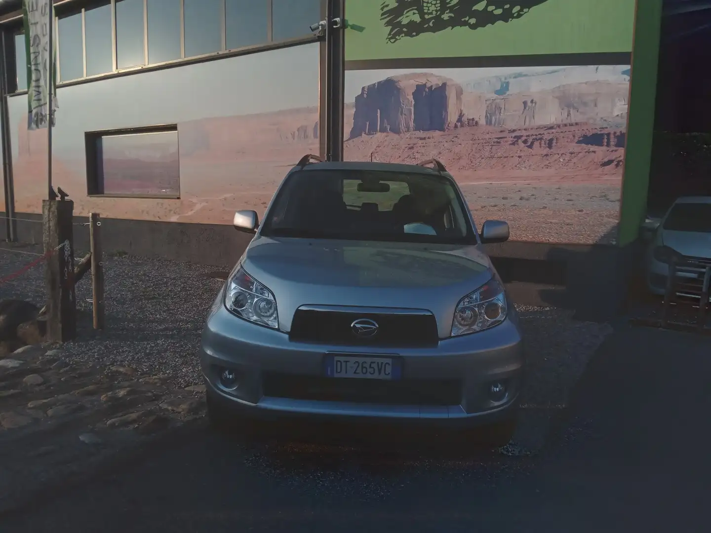 Daihatsu Terios 1.5 Hiro 4WD unico proprietario Plateado - 2