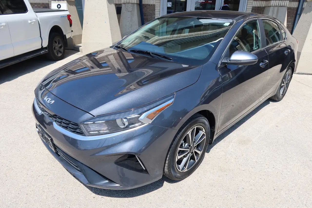 Kia Forte снимка Kia Forte