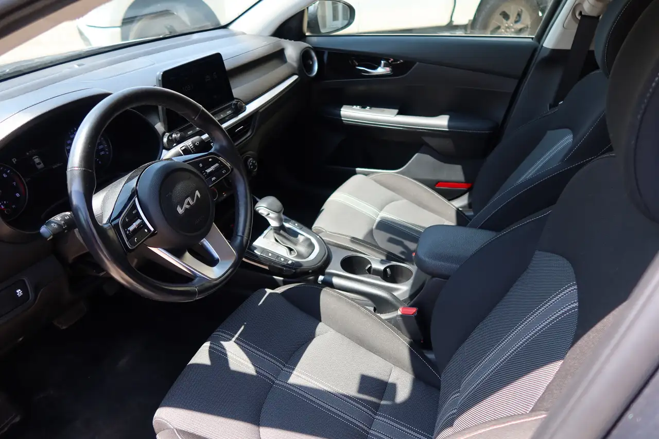 Kia Forte снимка Kia Forte