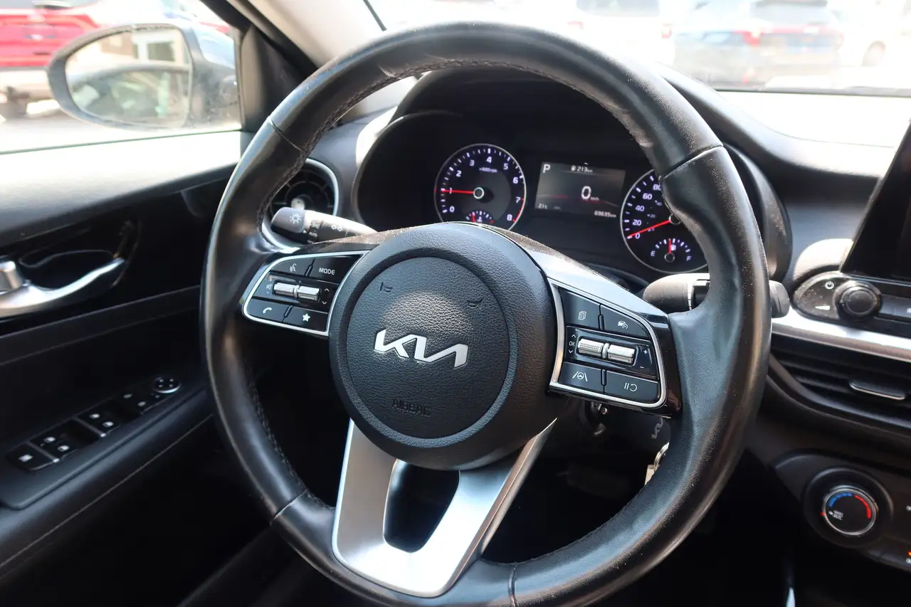 Kia Forte снимка Kia Forte