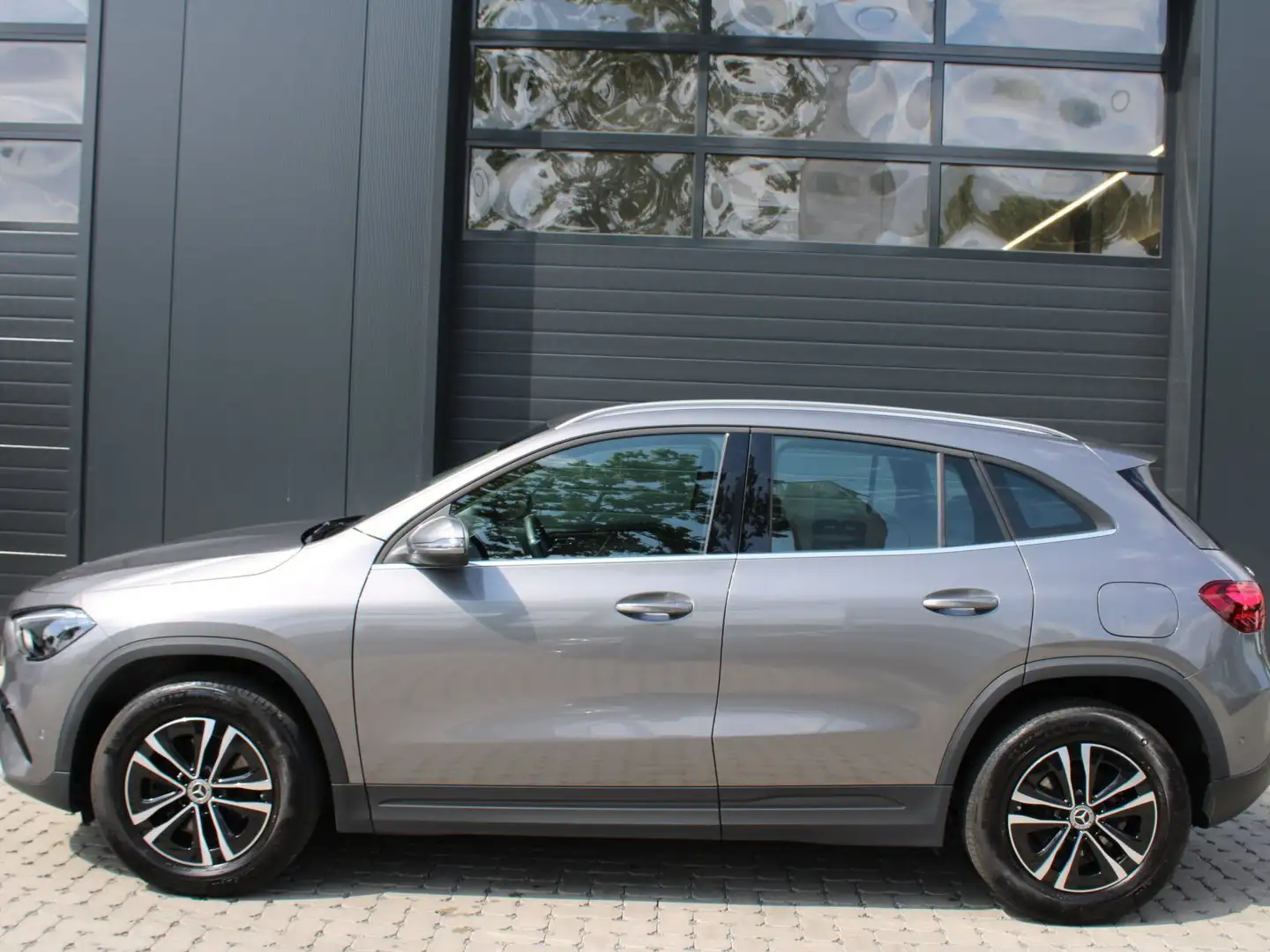 Mercedes-Benz GLA 180 GLA 2.0 GLA 180 d 8G-DCT BUSINESS LINE - 2