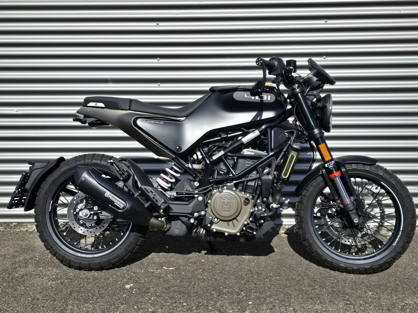 Husqvarna Svartpilen 401 ABS *1. Hand* - sehr wenig KM- Negro - 2