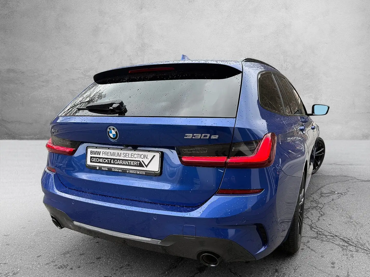 BMW 330 e xDrive Touring Bleu - 2