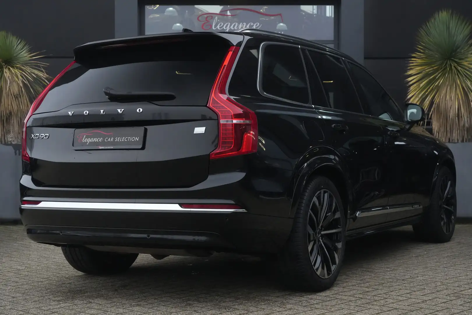 Volvo XC90 2.0 T8 Recharge AWD Ultimate Bright 445pk Panorama Noir - 2
