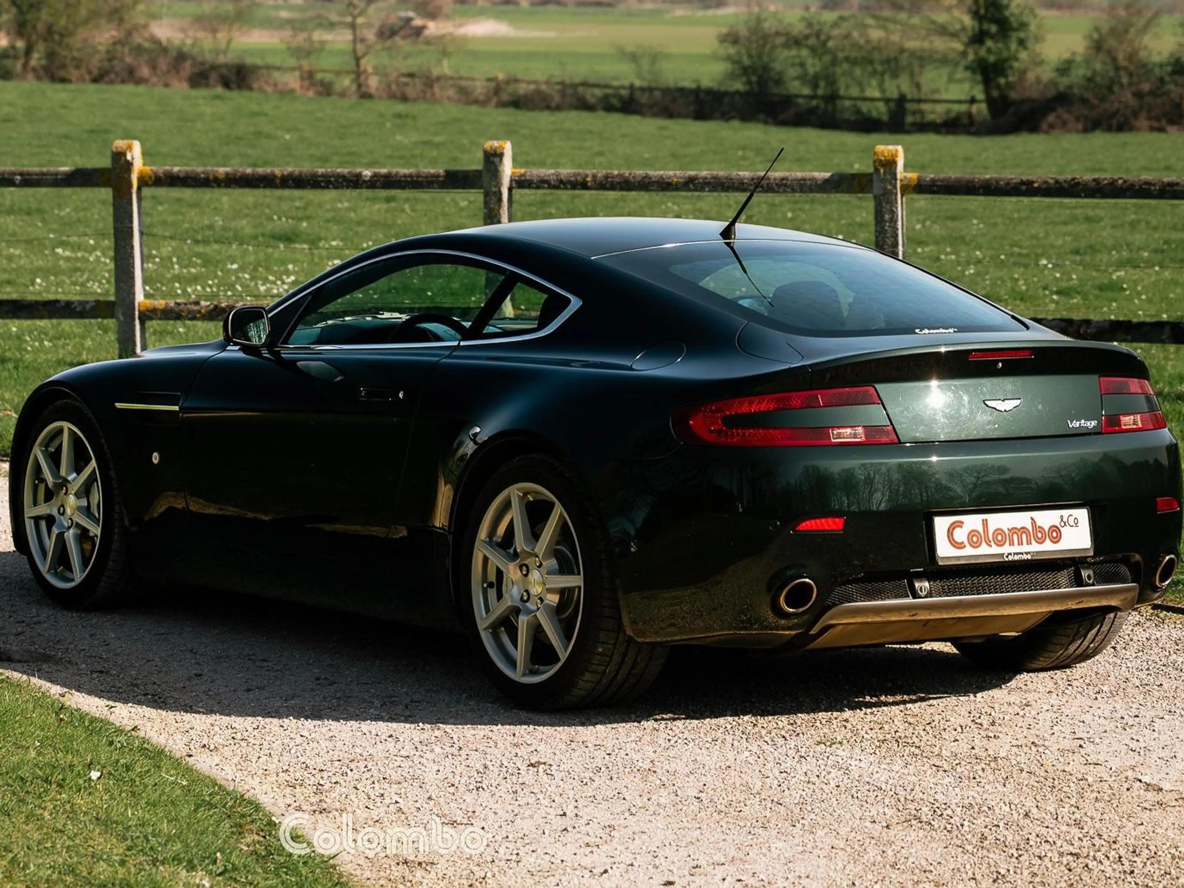 Aston Martin Vantage Ghillies Green - Manual — photo 7