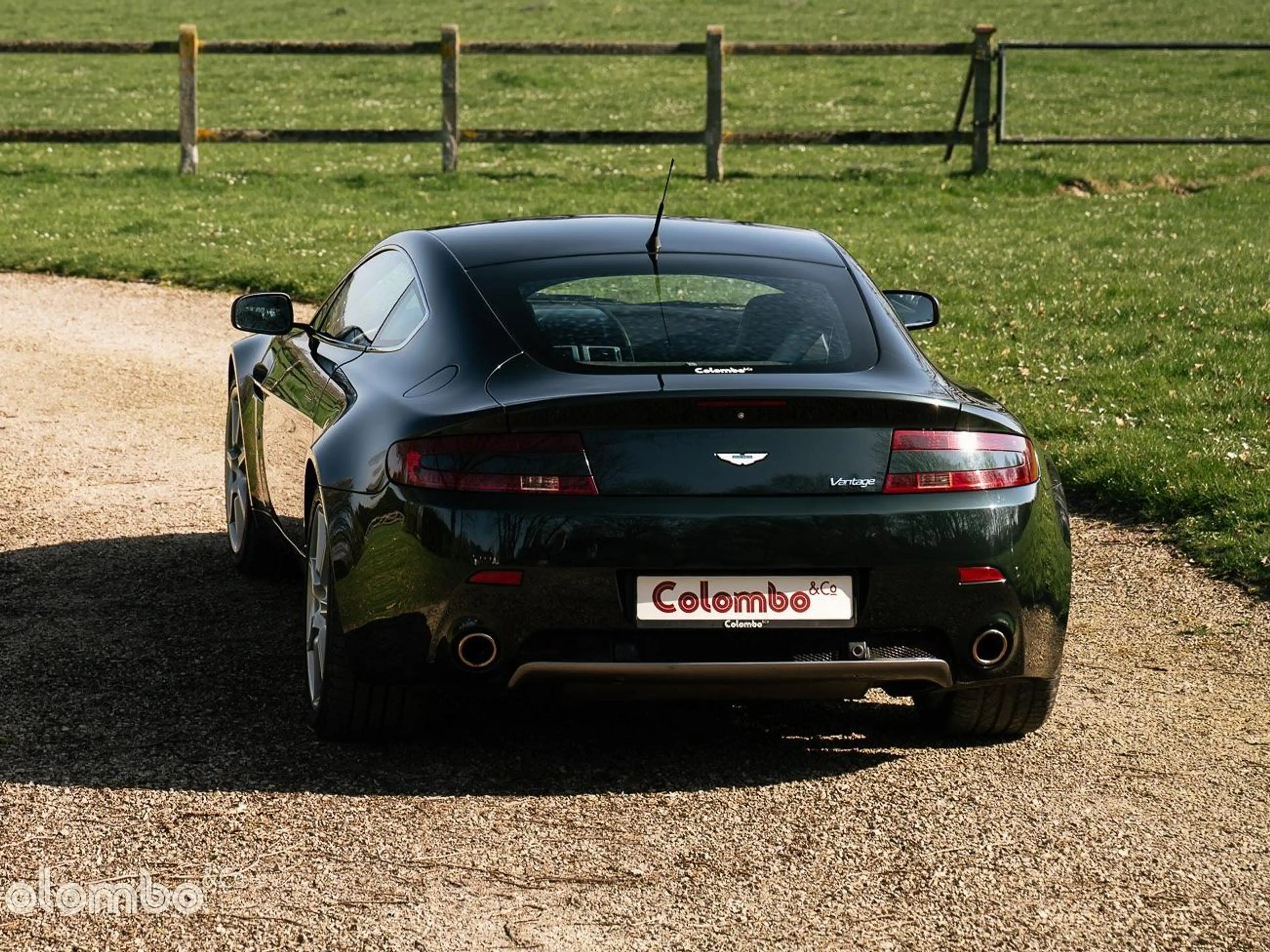 Aston Martin Vantage Ghillies Green - Manual — photo 9