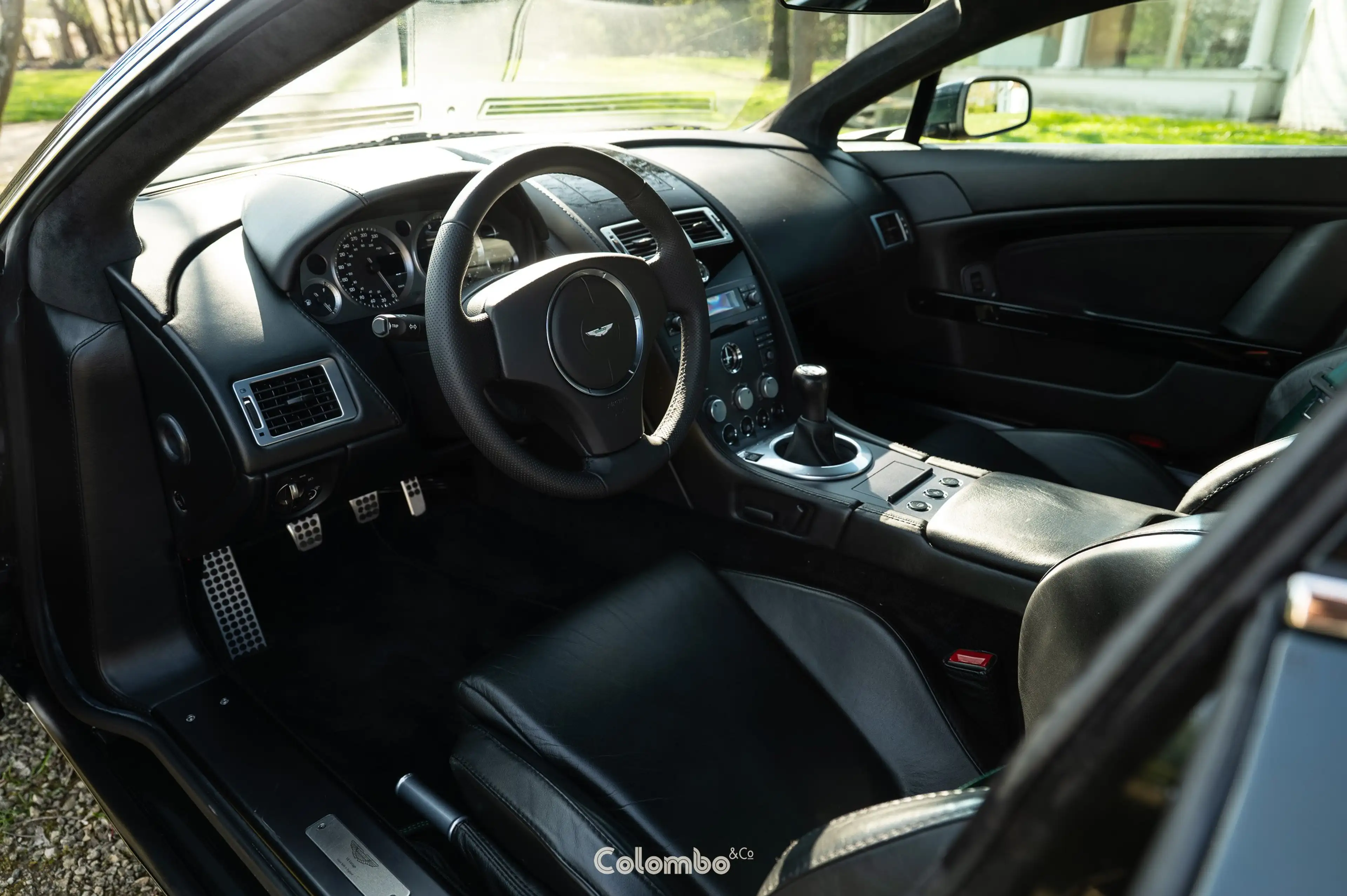 Aston Martin Vantage Ghillies Green - Manual — photo 11