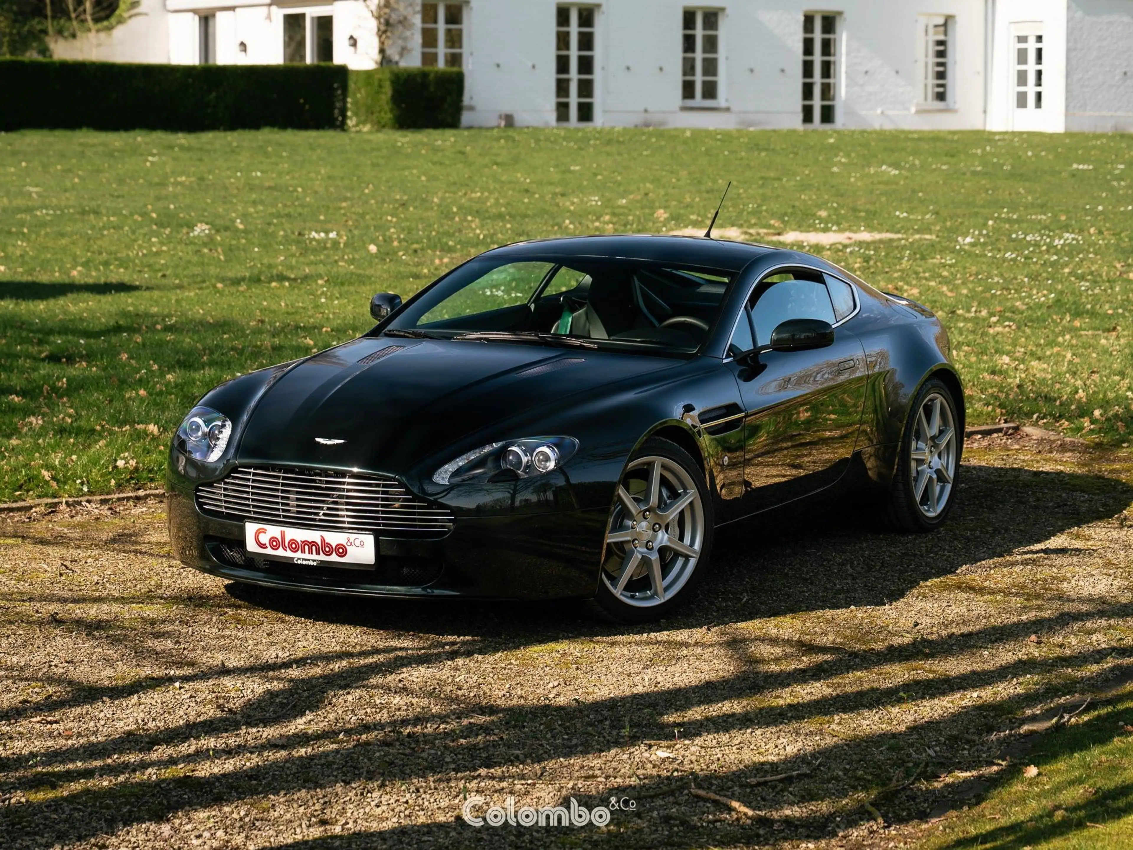 Aston Martin Vantage Ghillies Green - Manual — photo 5