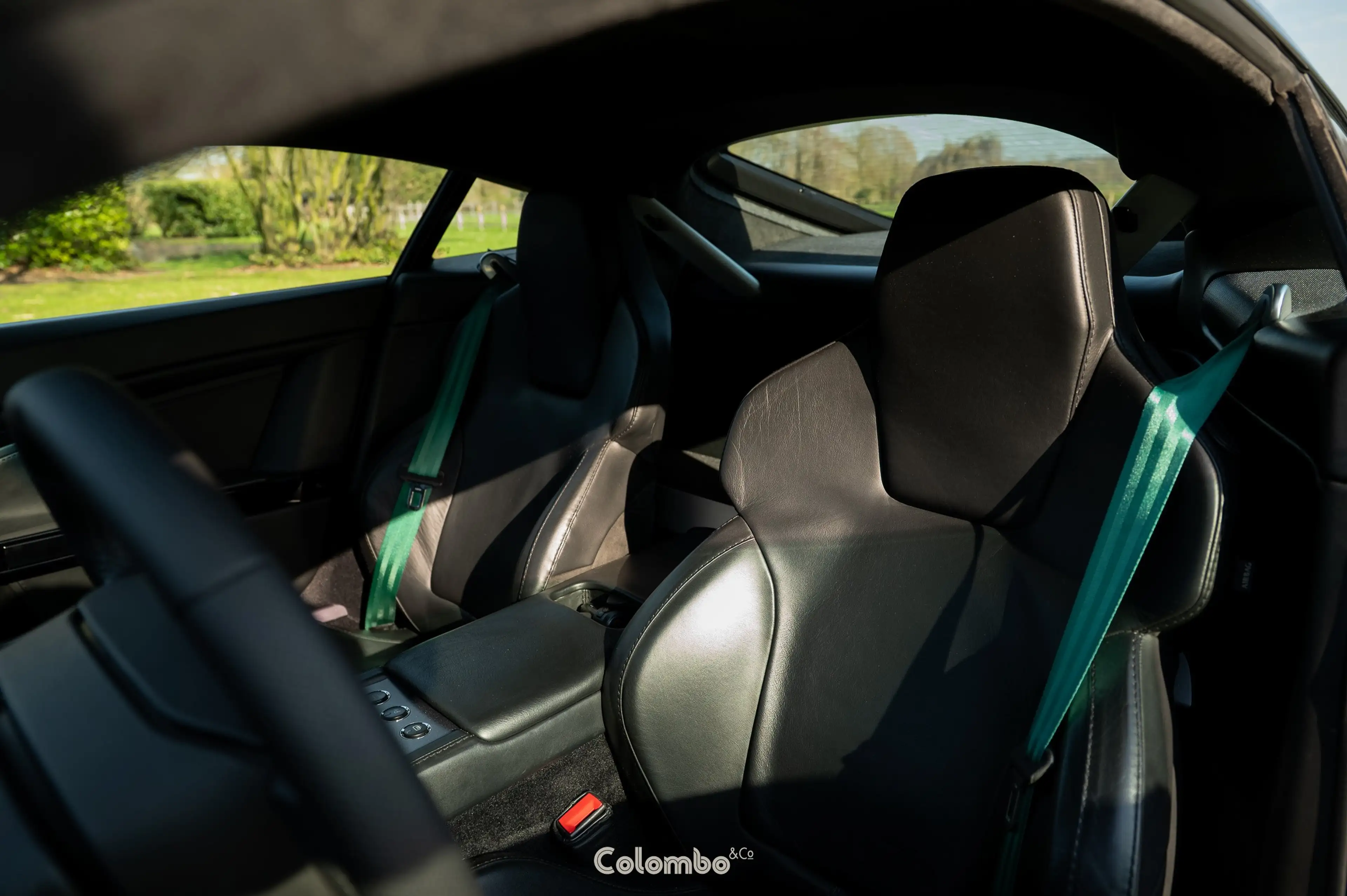 Aston Martin Vantage Ghillies Green - Manual — photo 12