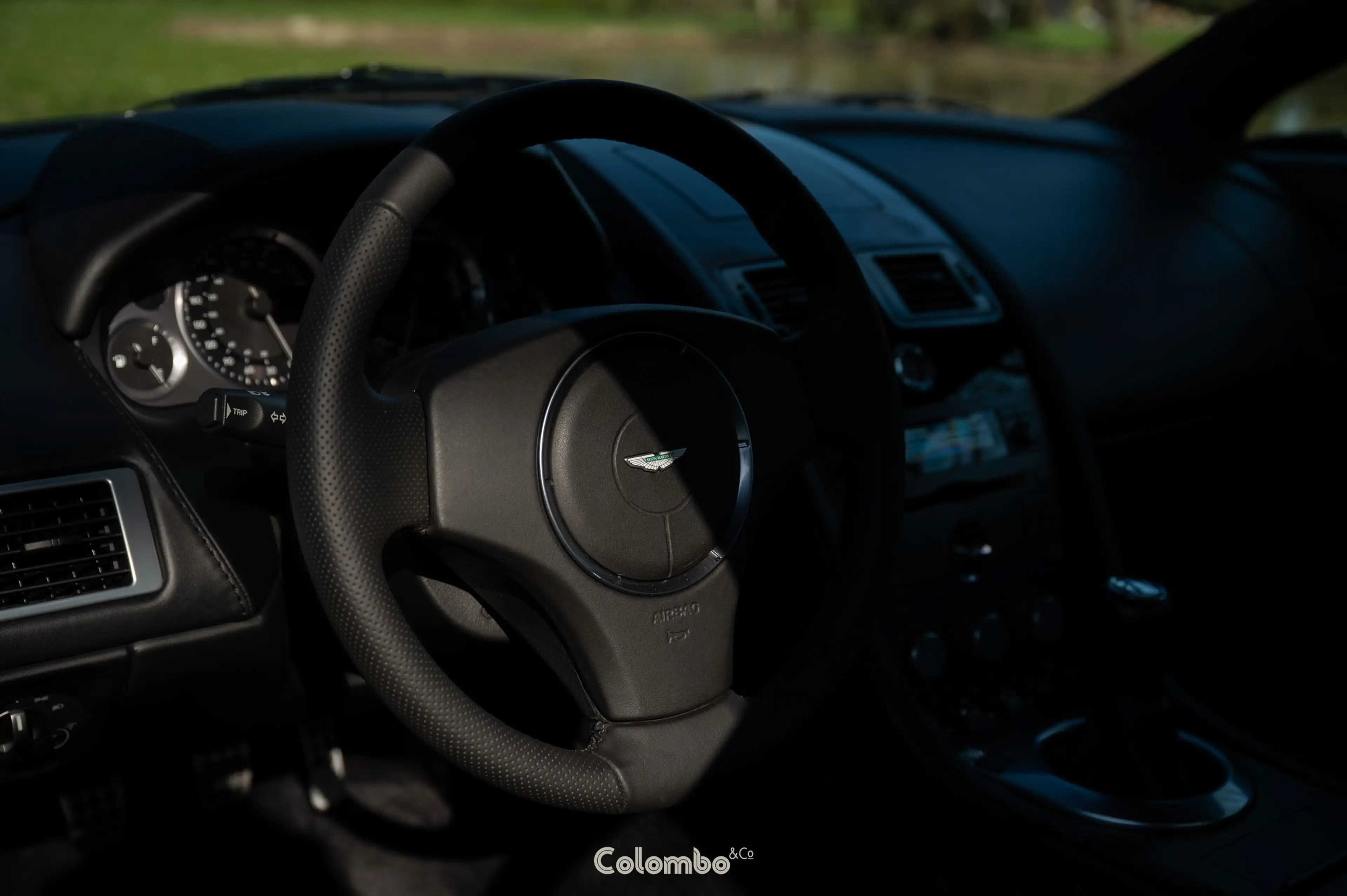 Aston Martin Vantage Ghillies Green - Manual — photo 14
