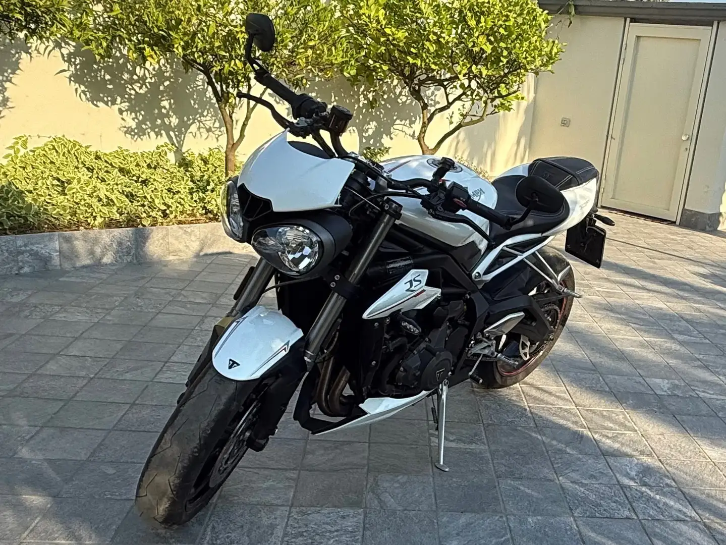 Triumph Street Triple RS 765 rs Bianco - 1