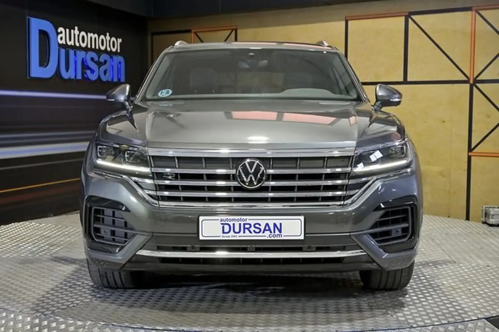 Volkswagen Touareg Prem Eleg 3.0 V6 TDI 210kW Tip 4M Gris - 2