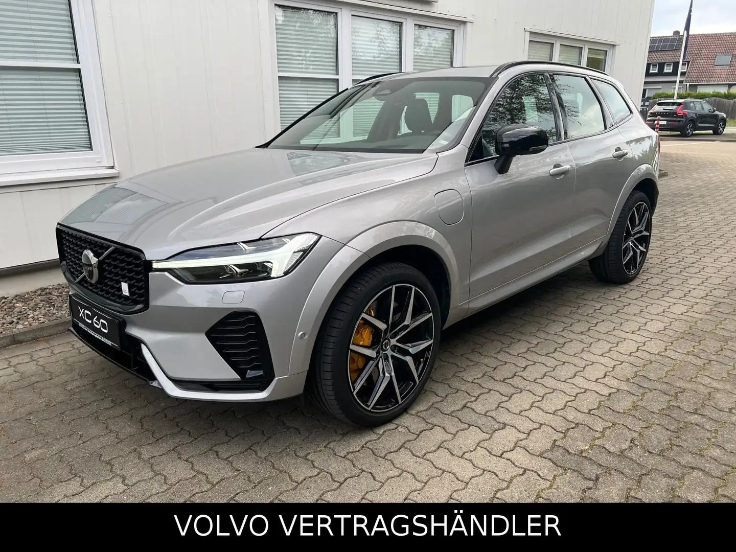 Volvo XC60 Polestar Engineered T8 AWD AHK -36% Argent - 1