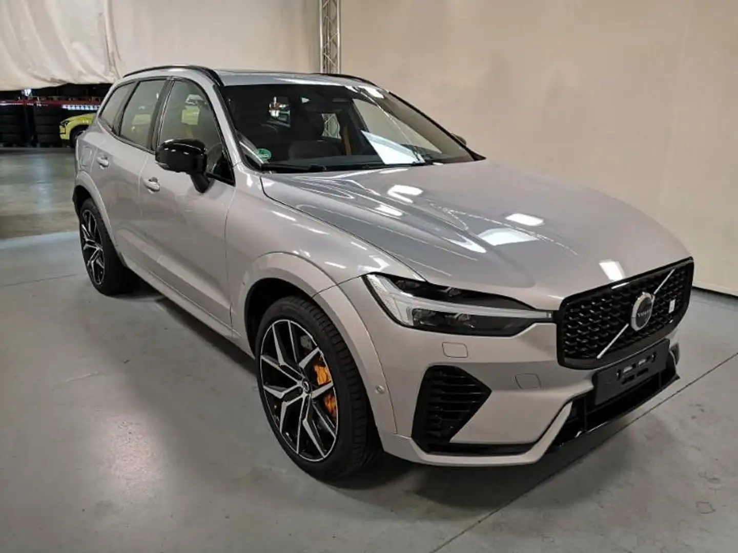 Volvo XC60 Polestar Engineered T8 AWD AHK -34% Silber - 2