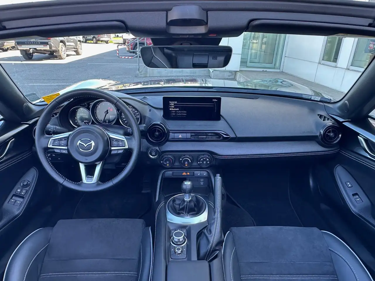 Mazda MX-5 Miata снимка Mazda MX-5 Miata