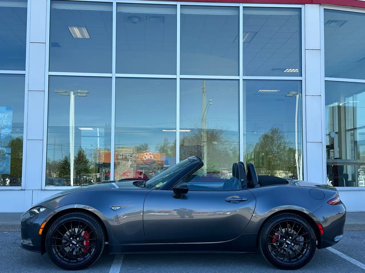 Mazda MX-5 Miata снимка Mazda MX-5 Miata