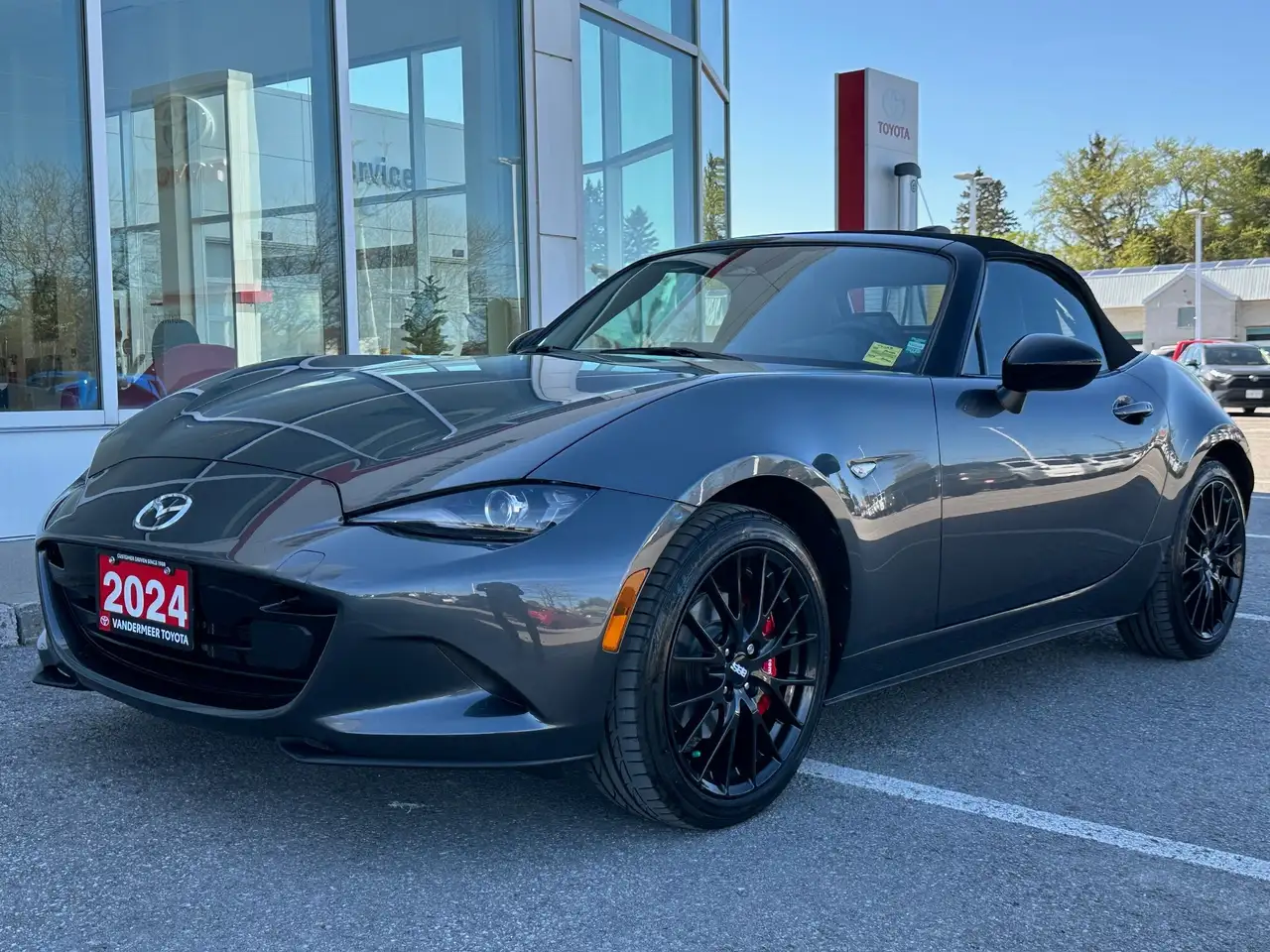 Mazda MX-5 Miata снимка Mazda MX-5 Miata