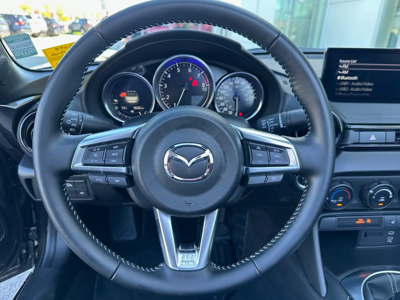 Mazda MX-5 Miata снимка Mazda MX-5 Miata