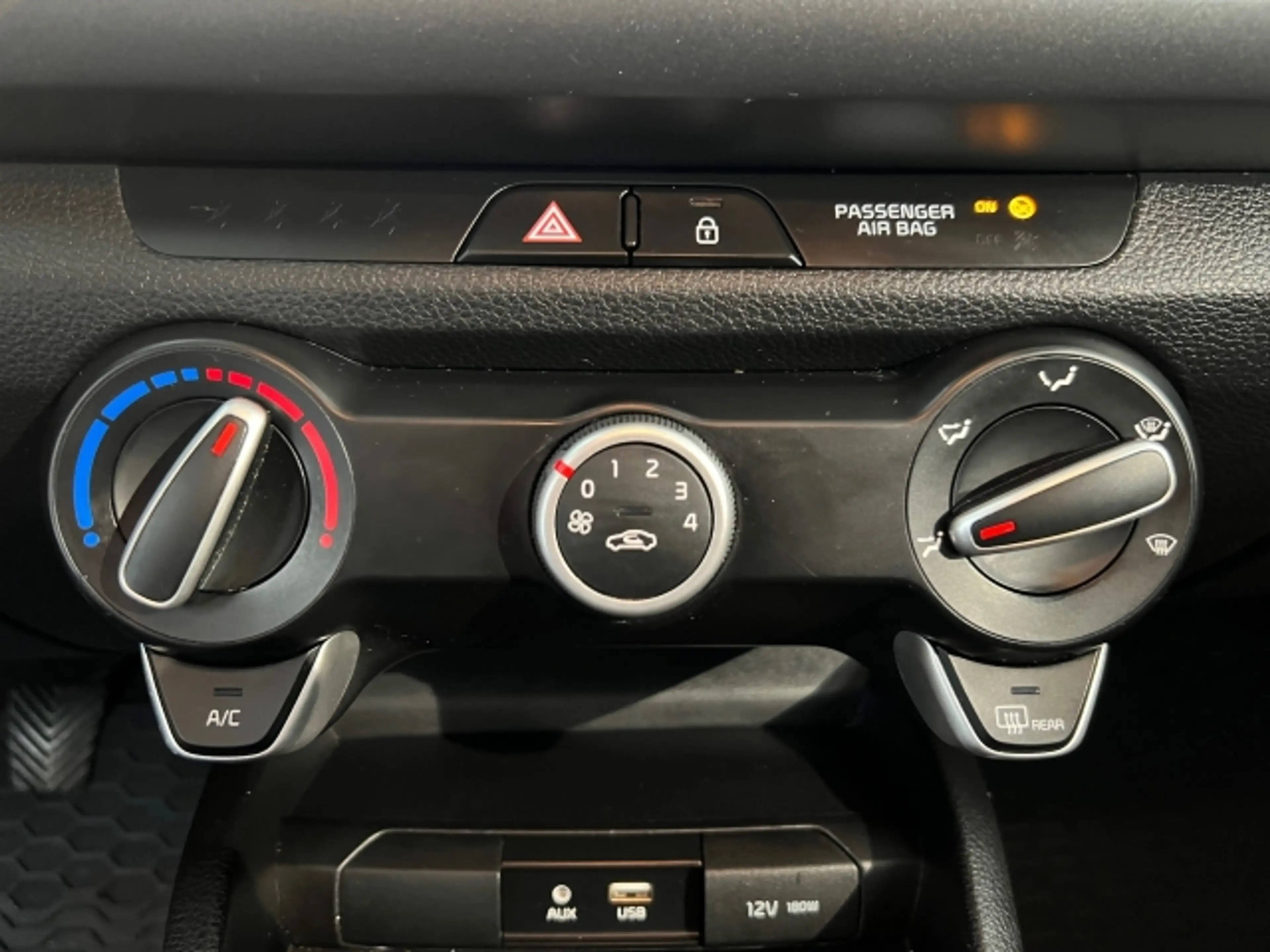 Kia Rio KIA Rio Titan1,25MPI — photo 14