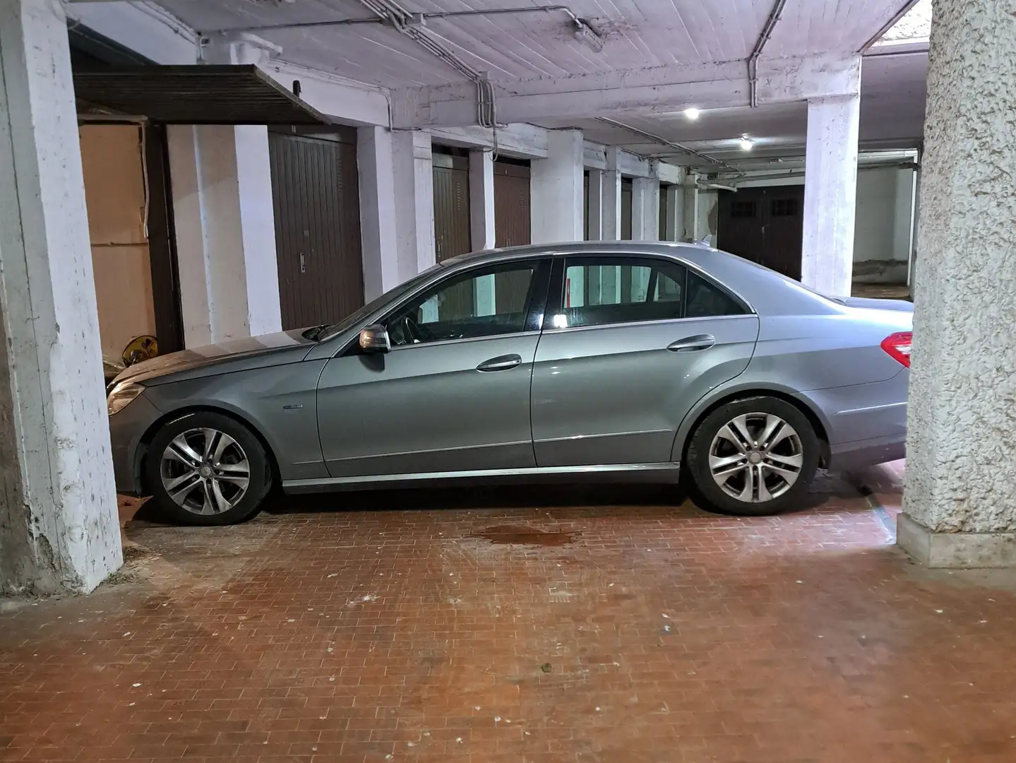 Mercedes-Benz E 220 E 220 cdi be Avantgarde Grigio - 1