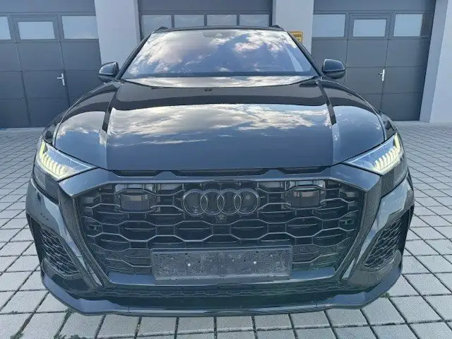 Audi Q8 4.0 TFSI Performance quattro Ansicht 3