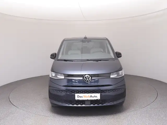 Volkswagen Multivan view 3