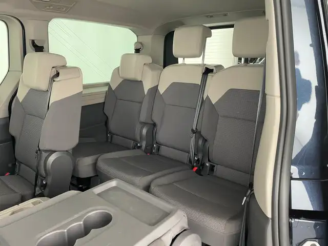 Volkswagen Multivan view 13