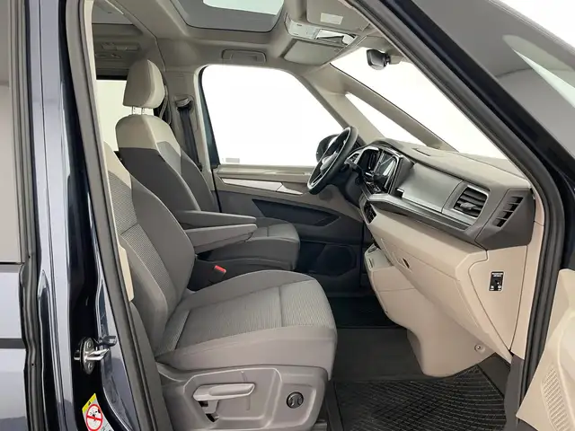 Volkswagen Multivan view 10