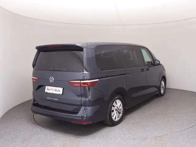 Volkswagen Multivan view 4