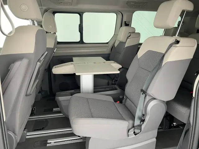 Volkswagen Multivan view 12