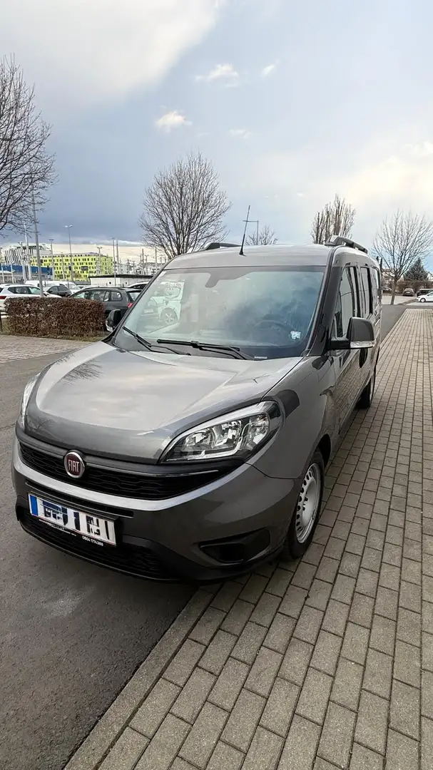 Fiat Doblo Doblo 1,6 16V JTD Multijet lang Grau - 2