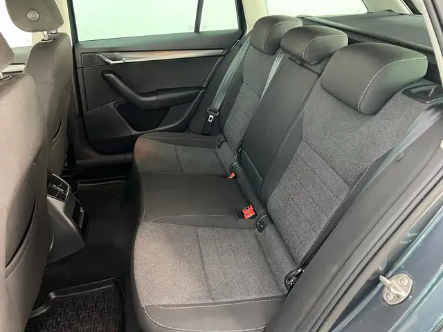 Skoda Octavia view 12