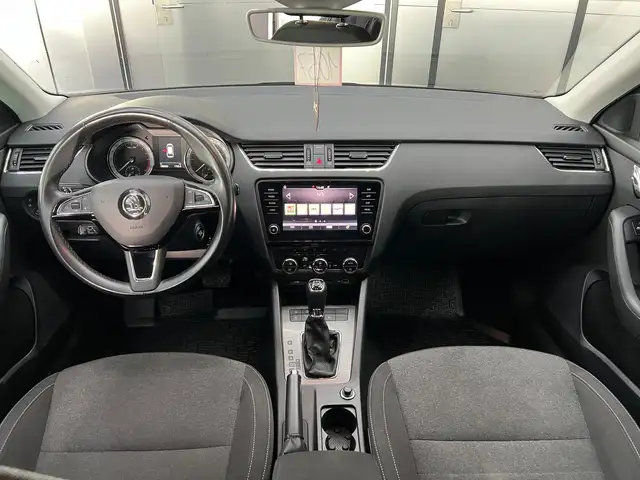 Skoda Octavia view 23