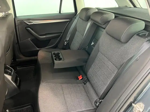 Skoda Octavia view 13