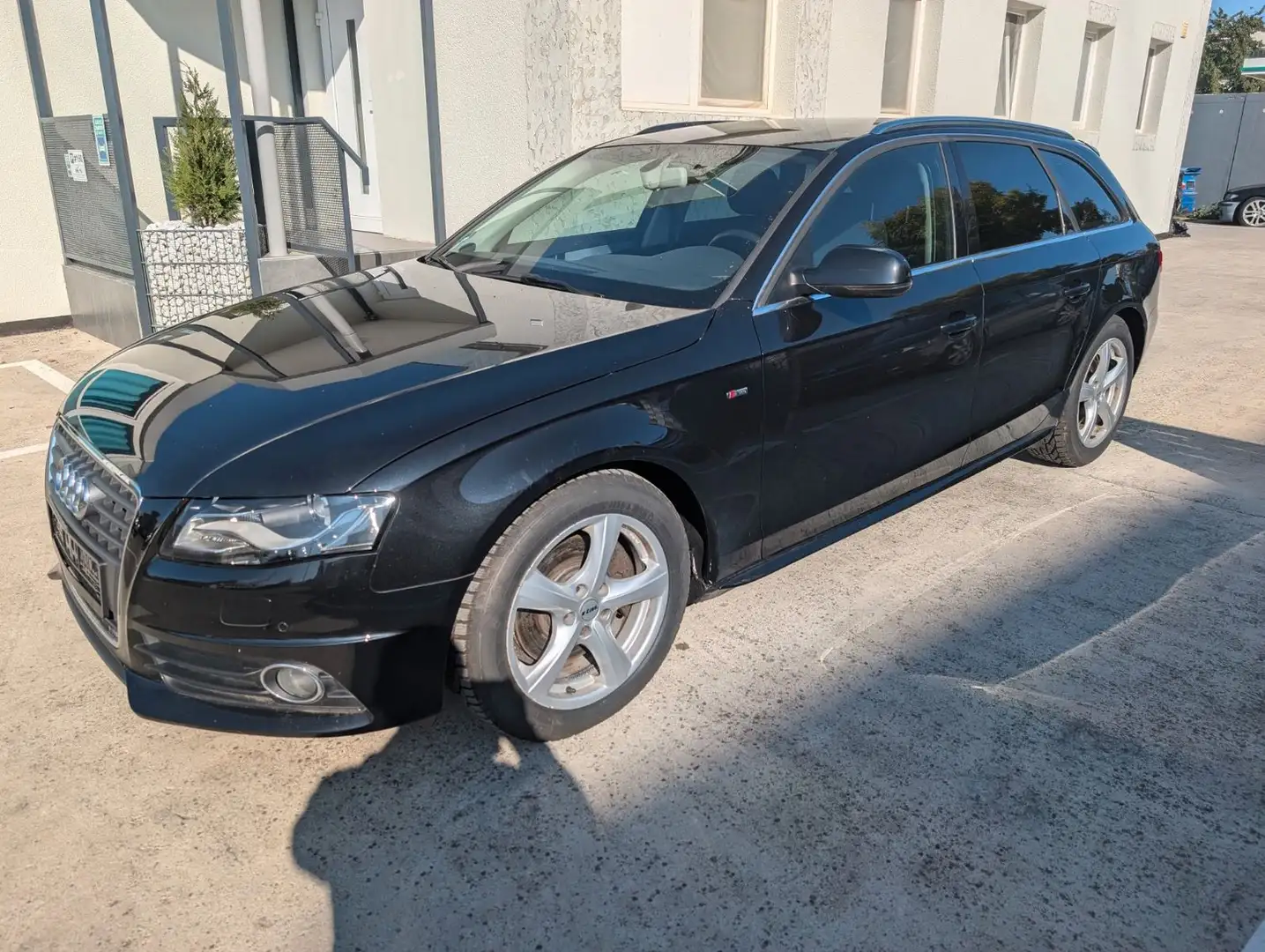 Audi A4 Avant S-Line, MMI Navi, Xenon Noir - 1