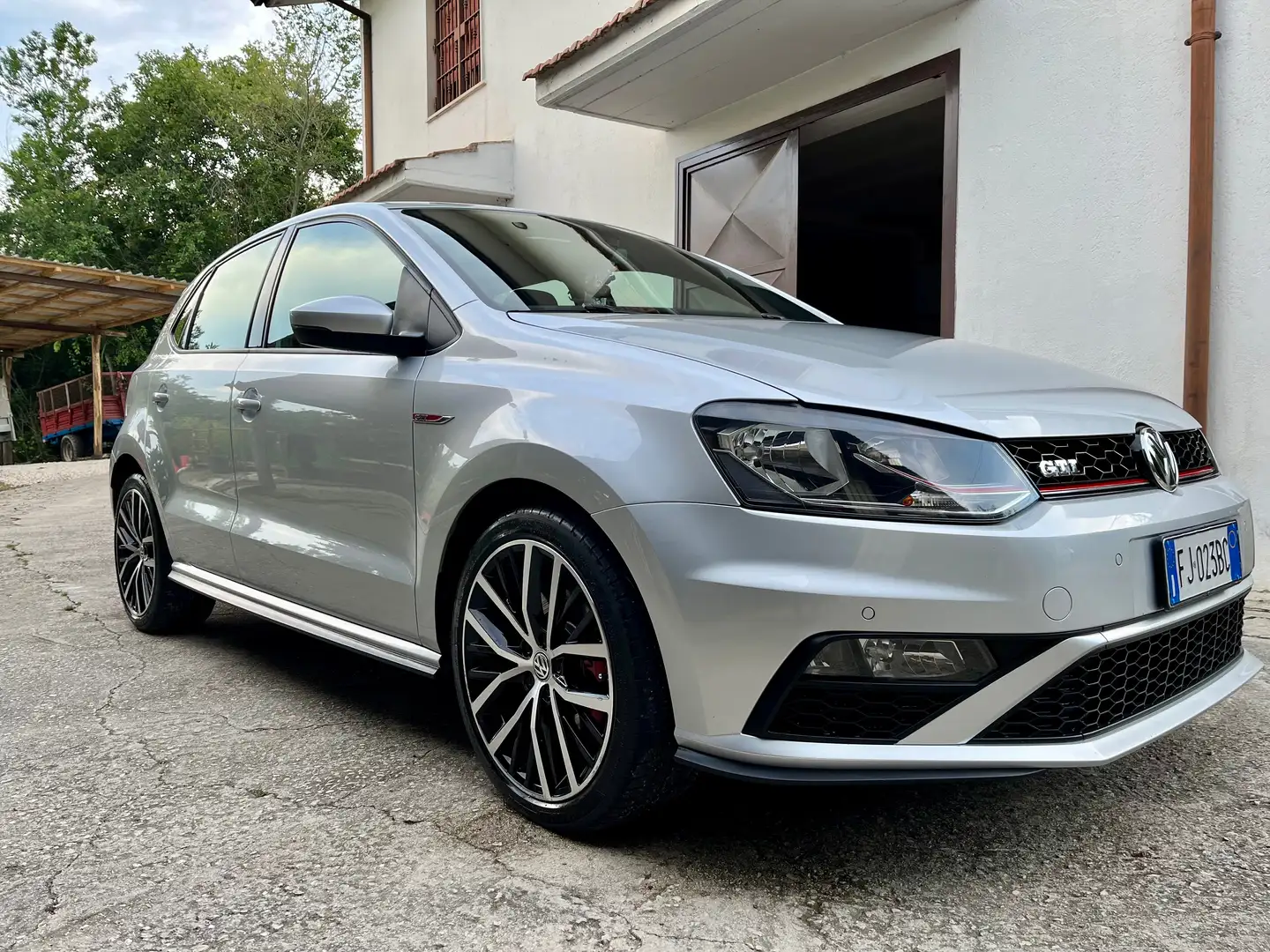 Volkswagen Polo GTI Polo V 2015 5p 1.8 bm srebrna - 2