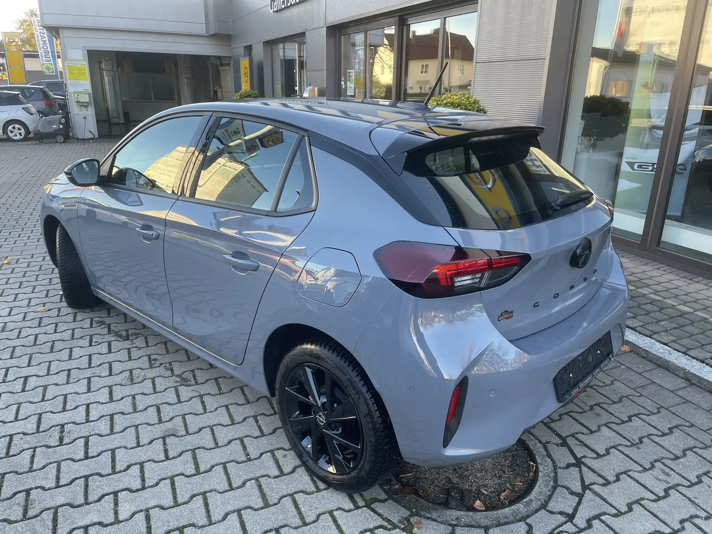 Opel Corsa Corsa 5-Türer 1.2 Direct Injection Turbo GS Grau - 2