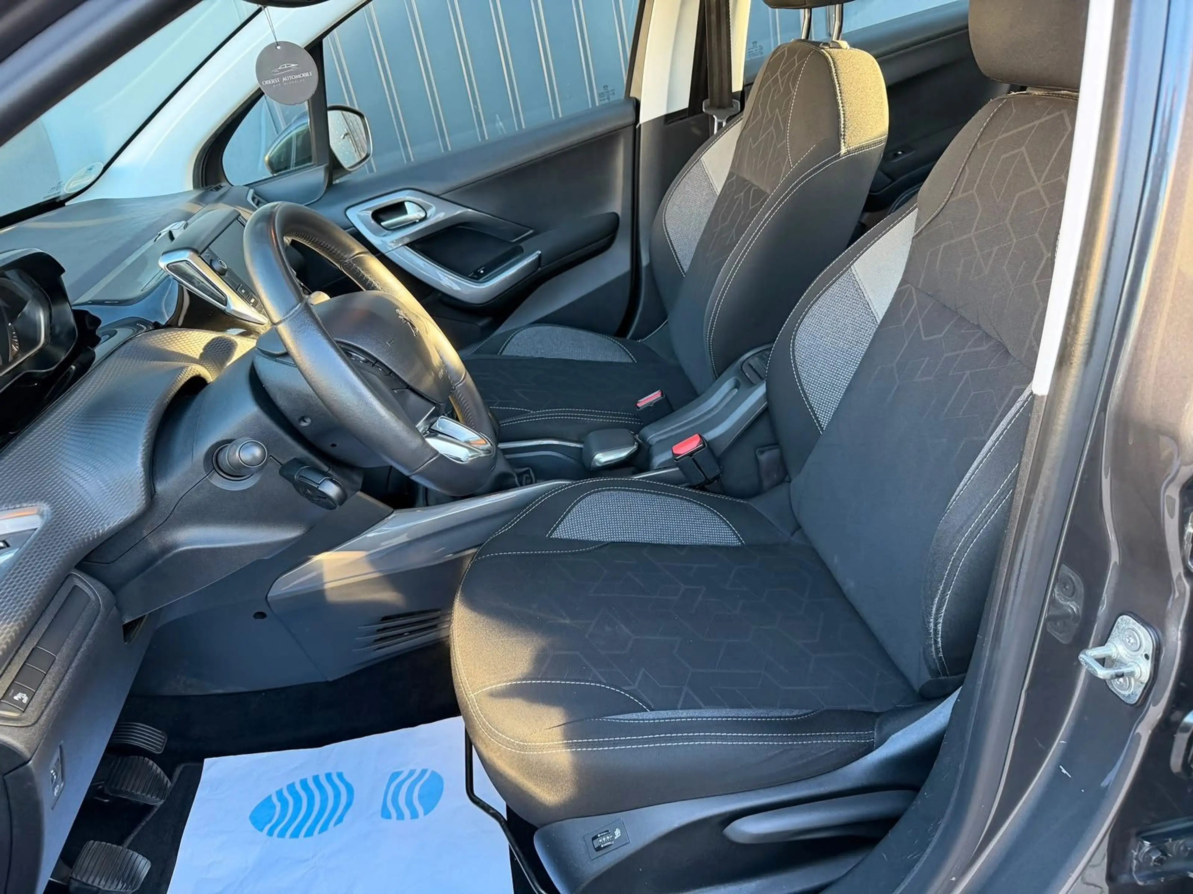 Peugeot 2008 Active*SHZ*Klima*Tüv Neu*Service Neu* — photo 11