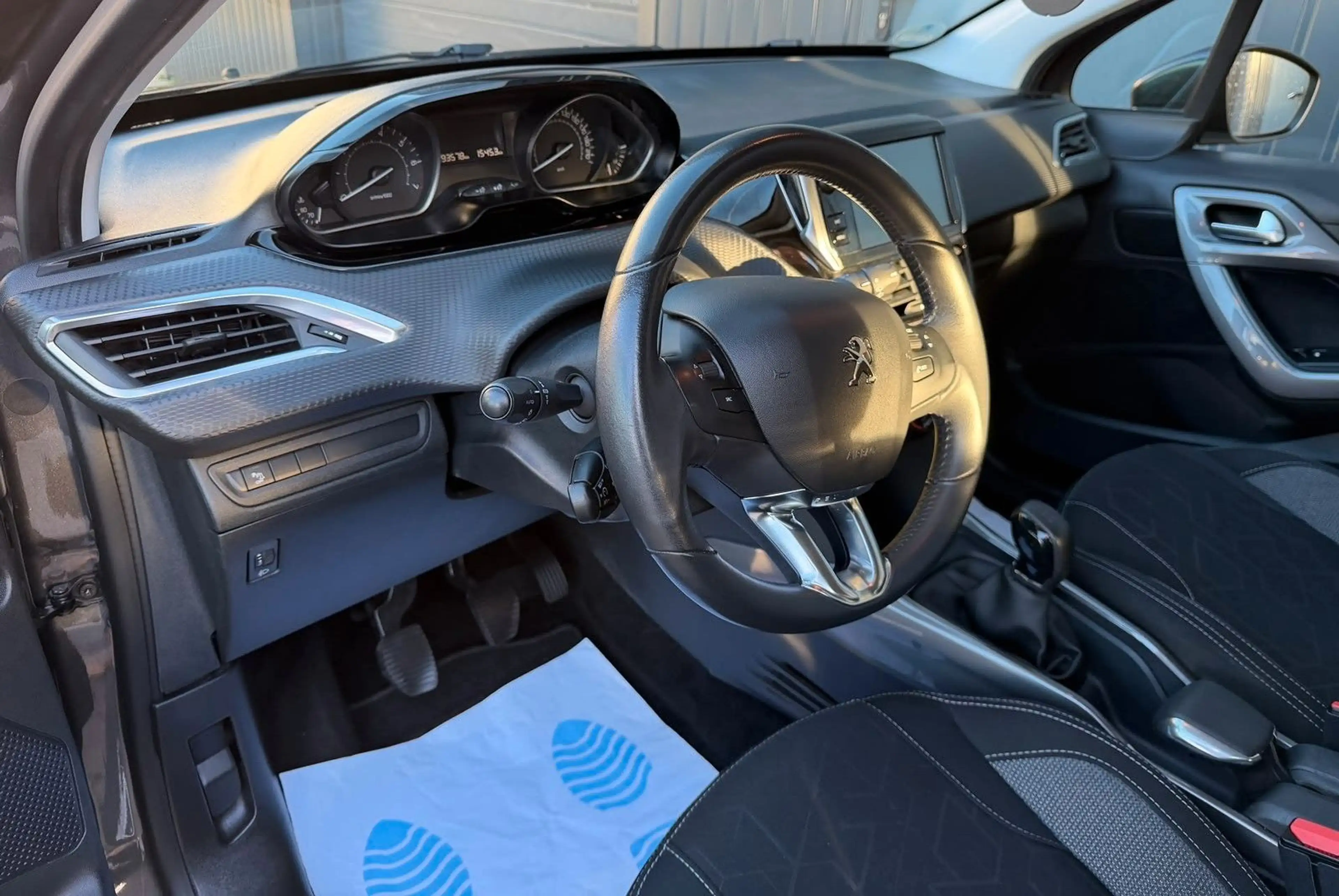Peugeot 2008 Active*SHZ*Klima*Tüv Neu*Service Neu* — photo 12