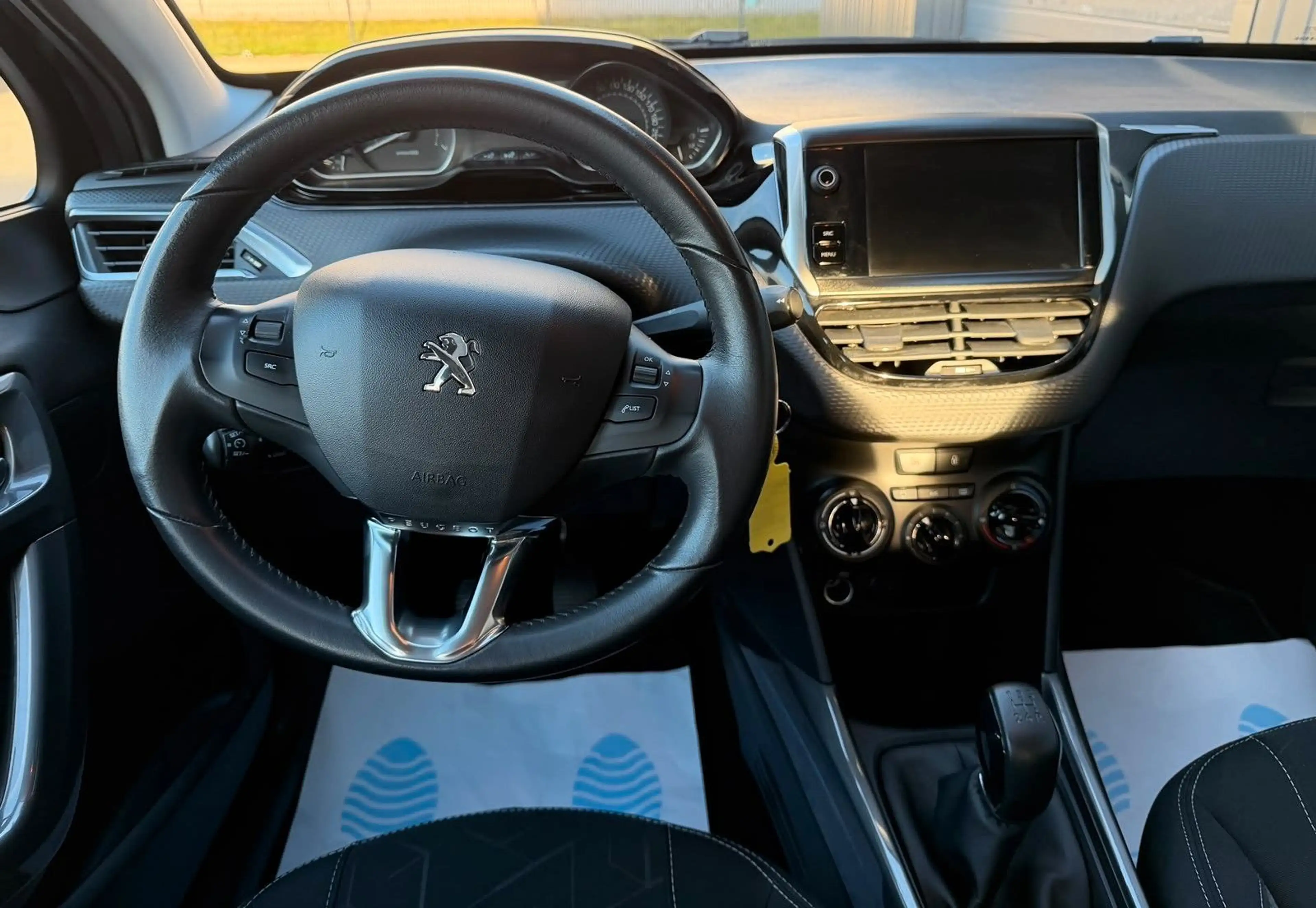 Peugeot 2008 Active*SHZ*Klima*Tüv Neu*Service Neu* — photo 10