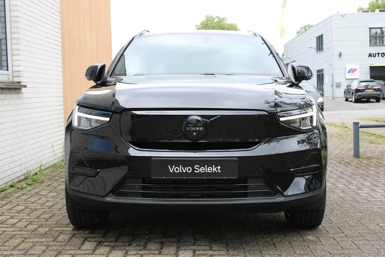 Volvo EX40 2026