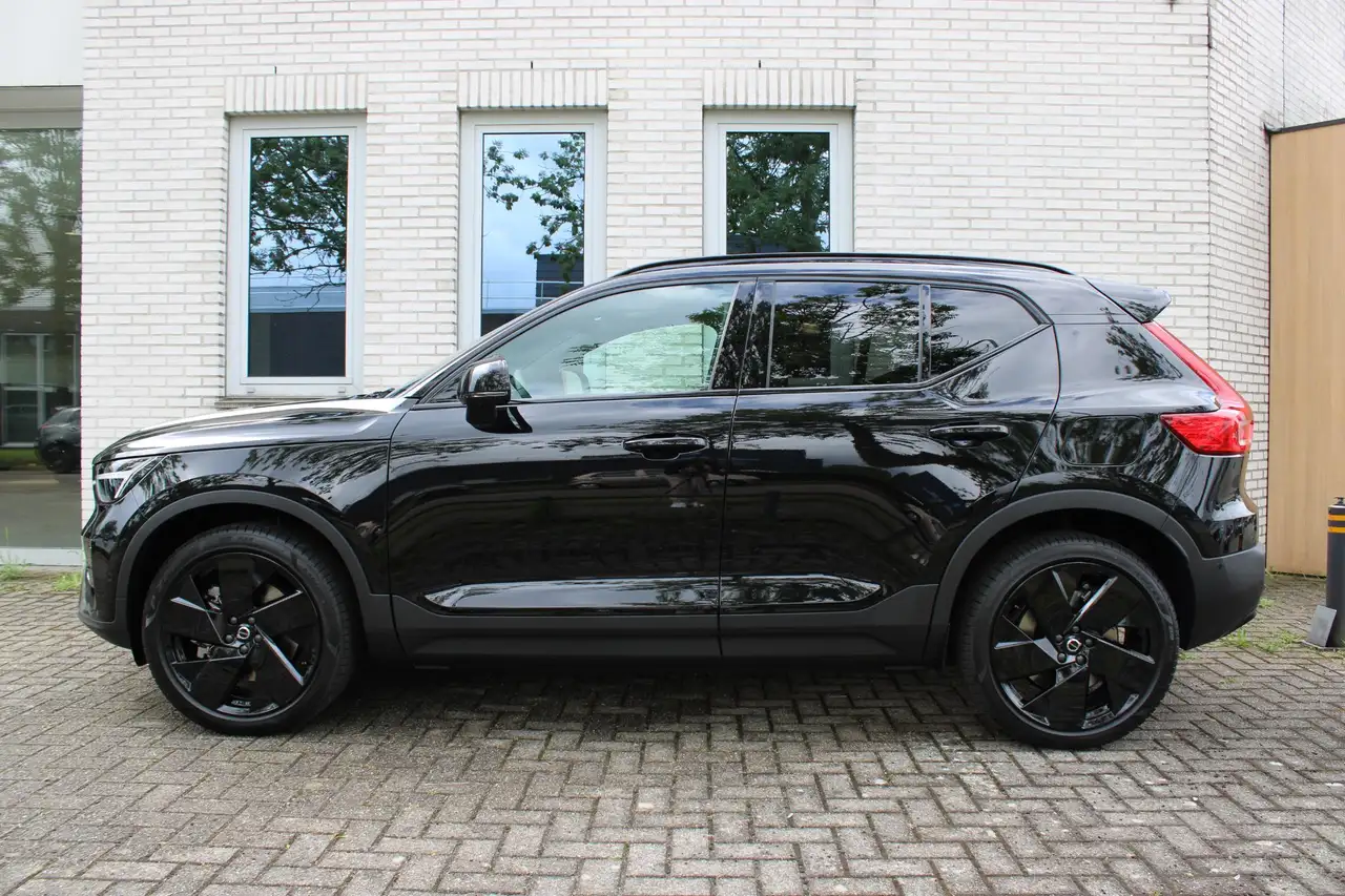 Volvo EX40 2026