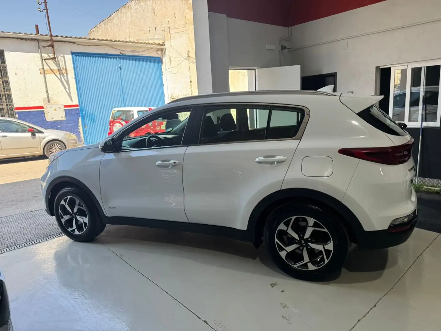 Kia Sportage 1.6 CRDi Business 4x4 136 Blanco - 2