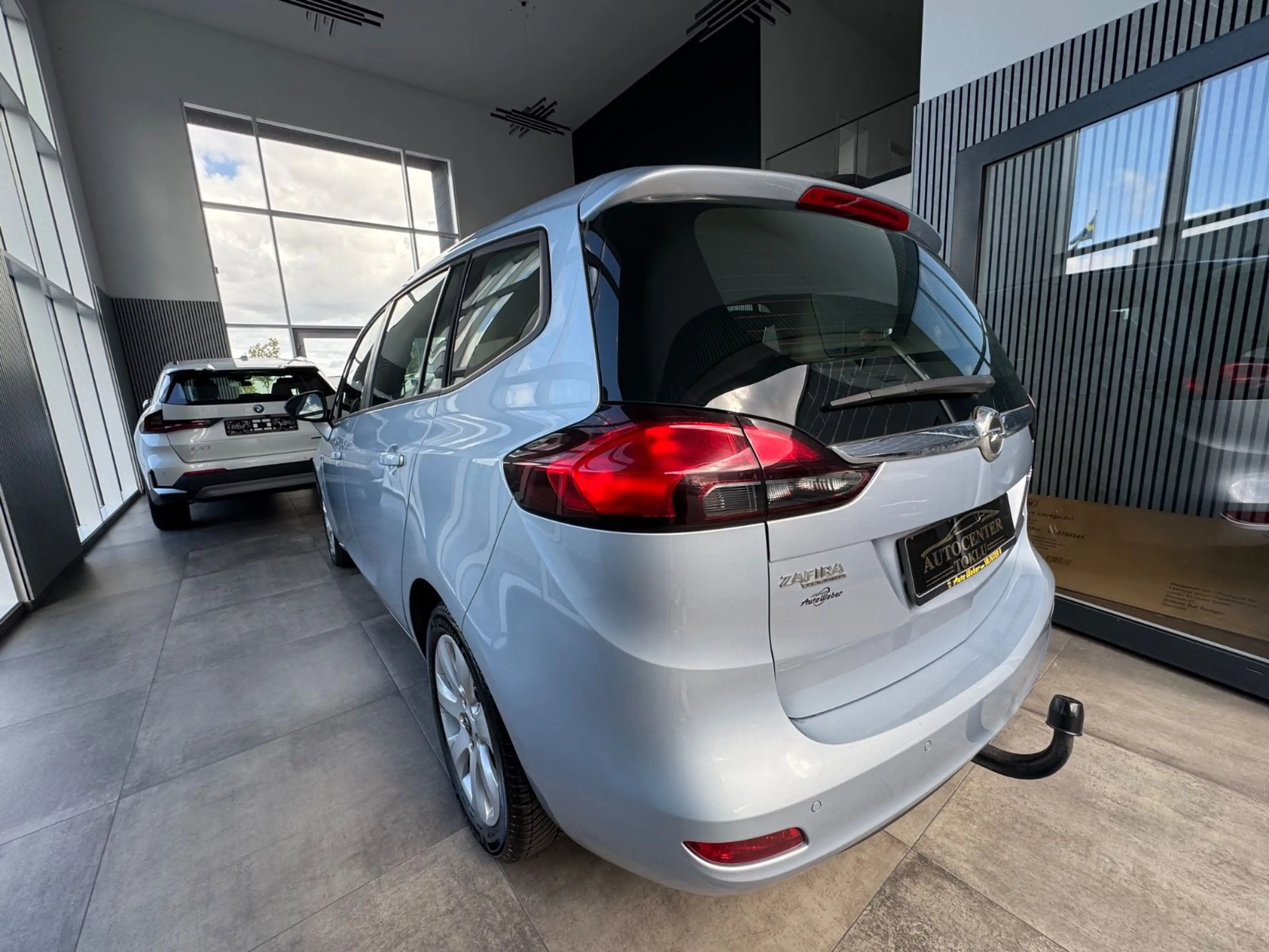 Opel Zafira Tourer Style 1.4 Rentner Fahrzeug AHK — photo 4