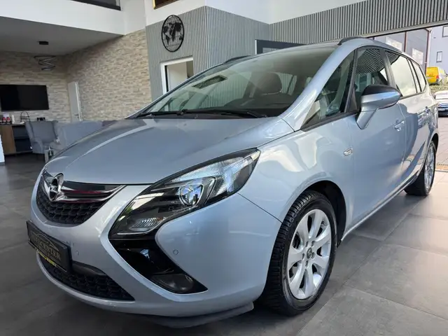 Opel Zafira Tourer Style 1.4 Rentner Fahrzeug AHK